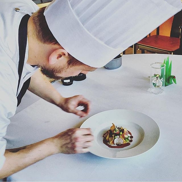 Now shooting at Molskroen with new head chef @steffenvilladsen  #molskroen #raisfoto #lovemyjob #foodphotography #amazing #food #cheflife #chefstalk 